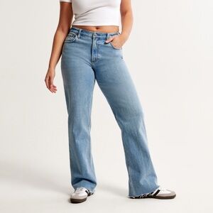 Abercrombie & Fitch Curve Love Low Rise Baggy Jeans in Light Size 31 Long
